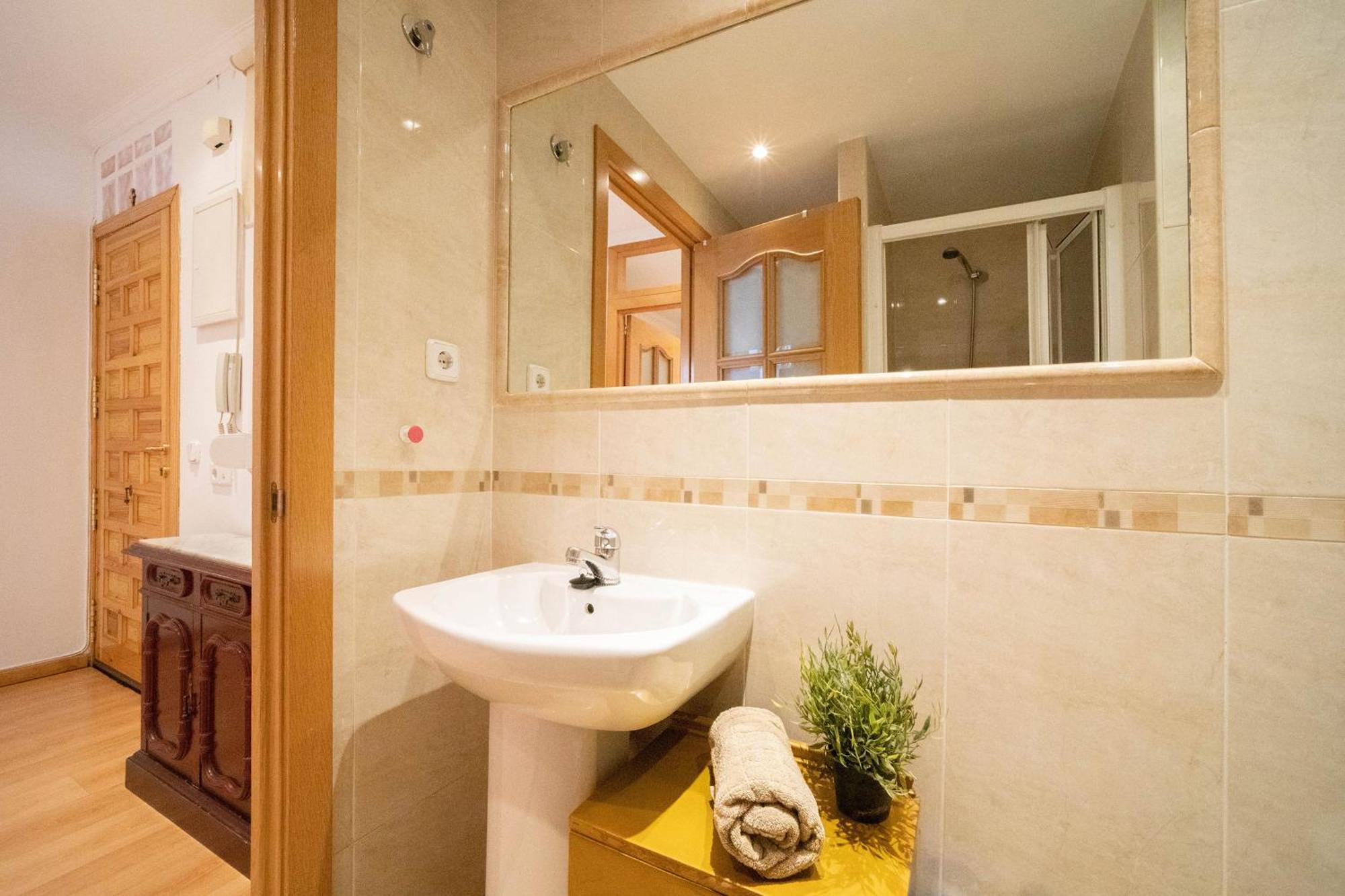 Apartamento Con Encanto Y Luz En Pleno Centro مدريد المظهر الخارجي الصورة