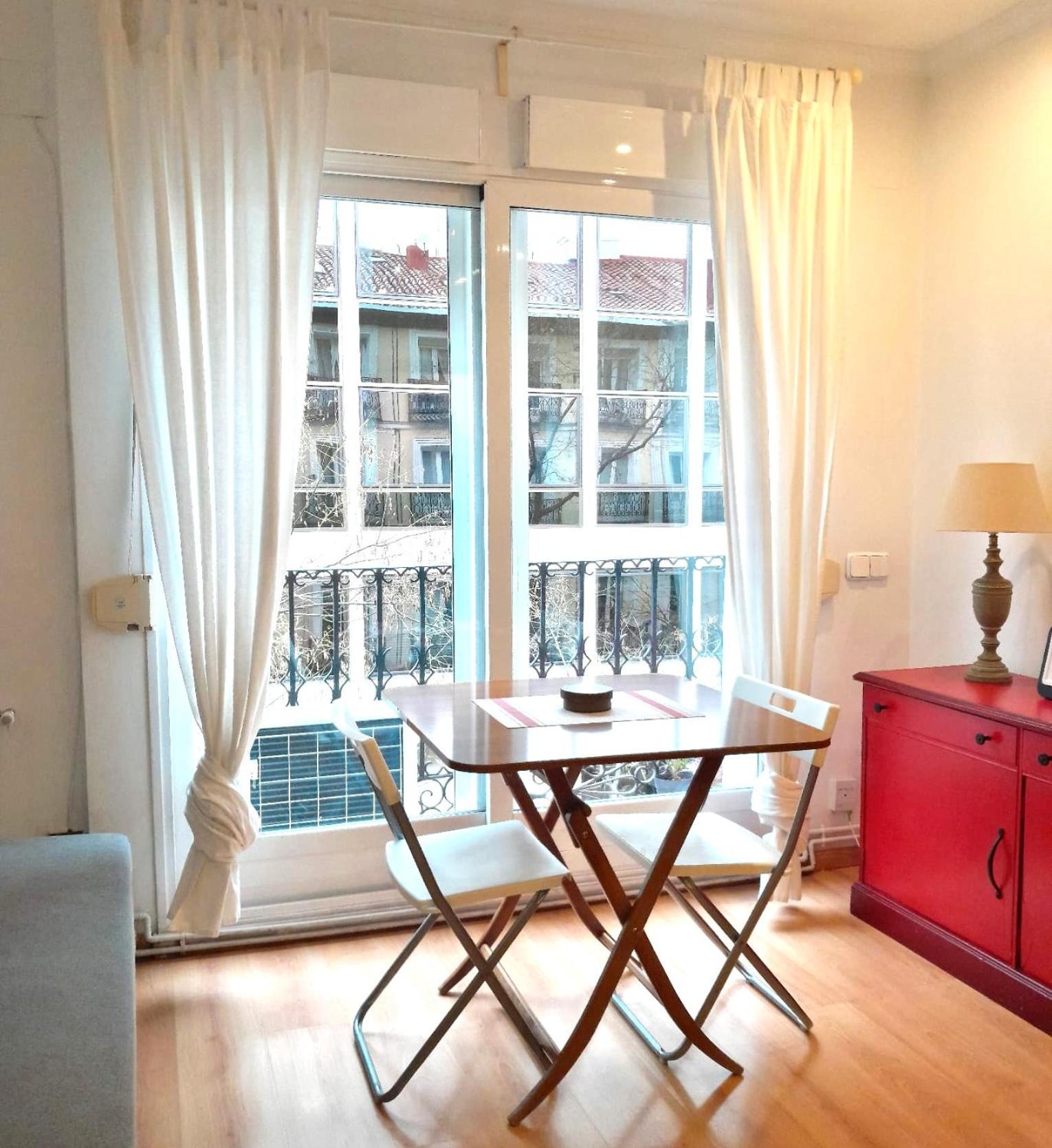 Apartamento Con Encanto Y Luz En Pleno Centro مدريد المظهر الخارجي الصورة
